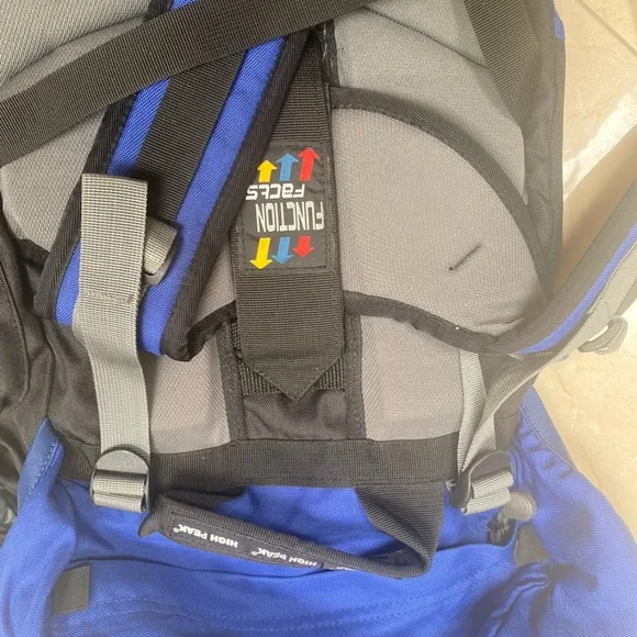 Traveling backpacking backpacker luggage blue black gray camping hiking - Picture 4 of 8